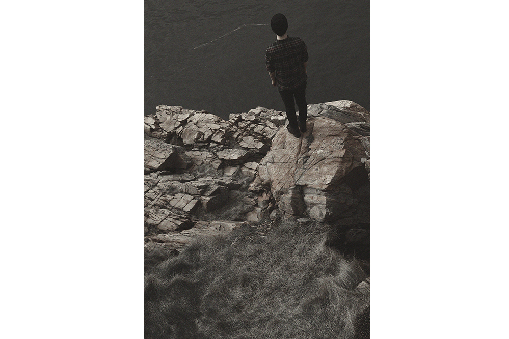Close to the Cliff_03