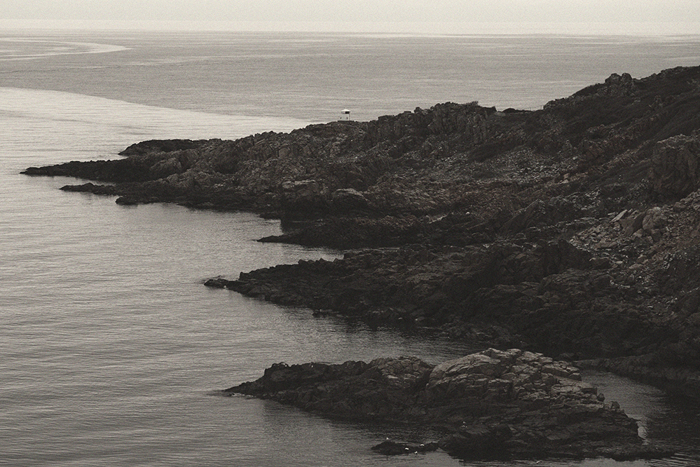 Close to the Cliff_04