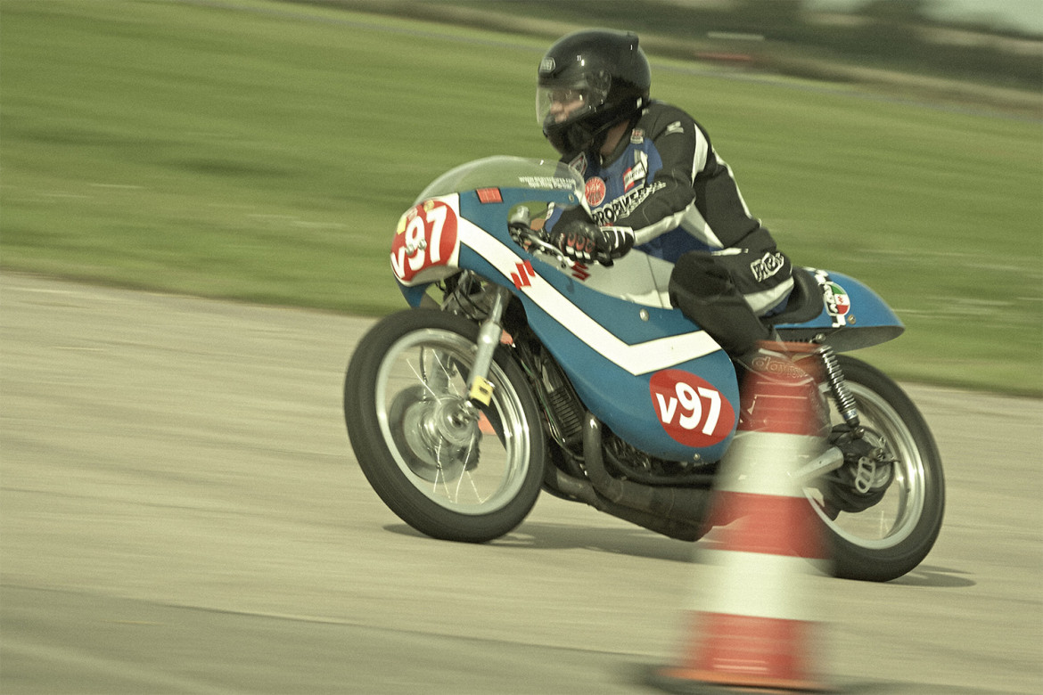 Classic_Motorcycle_Racing_015_web